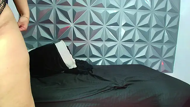 Aronjusting live XXX chat