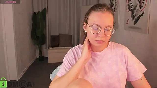 Nuura_Moore – Live XXX-chat