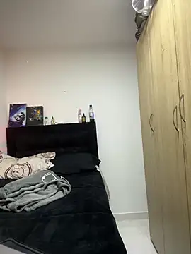 Pokazy przed kamerką – emily_24x