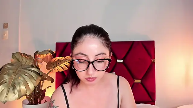 Chat +18 de Emilywatsonn ao vivo