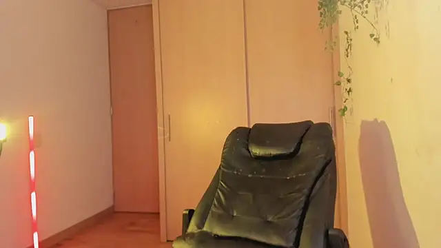 Cleopatra_COL élő XXX-chatje