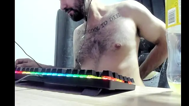 Show modela coolfriki na web-kameri