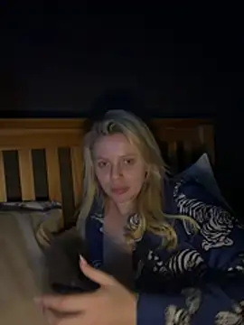 Blonde-Bella-XX 网络视讯表演