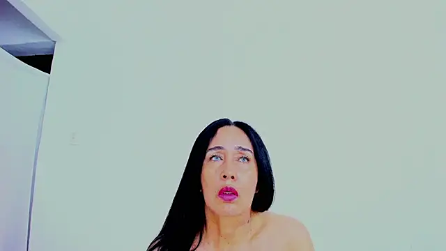 دردشة HorniestMilf الجنسية المباشرة