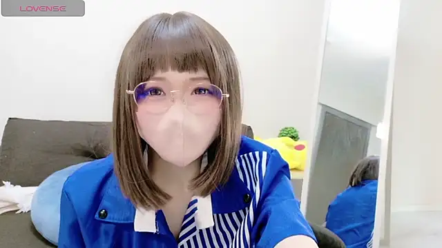 mi-na-chaaan élő XXX-chatje