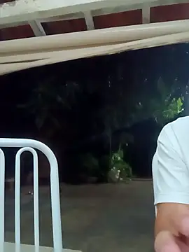 CleoHot25のライブXXXチャット