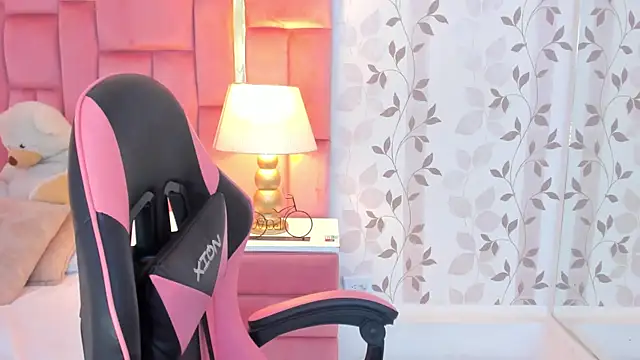 XXX chat uživo modela EllaEvanz