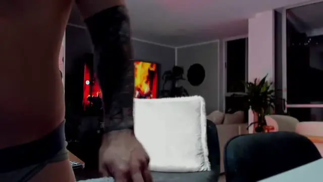 Valenthino_Salvatore Pertunjukan Webcam