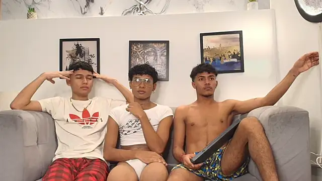 Show de COUPLES_BOYS na webcam