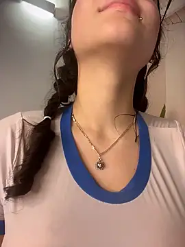 TeaseDollXXX Show Webcam