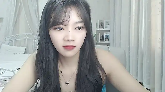 Chatroom XXX en direct de Romy-sweet