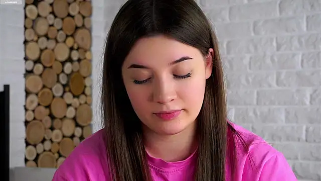 LowOncoming Adlı Modelin Canlı XXX Sohbeti