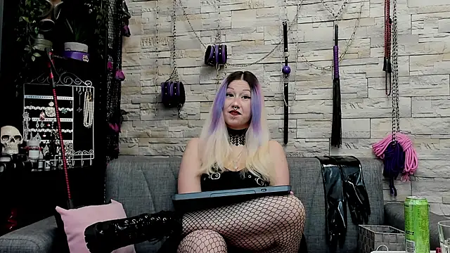 แชท XXX สดของ CruelMistress