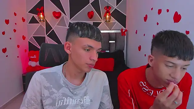 Juan_Nd_Steven Live XXX-Chat