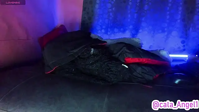 دردشة Cata-angel الجنسية المباشرة