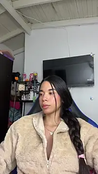 Milleradhara24 Adlı Modelin Canlı XXX Sohbeti