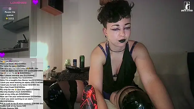 kittyfitty29 Show in webcam