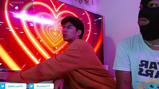 Živý XXX chat COUPLEHOTTDF