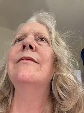 Chat +18 de Kaitlyn_Winters ao vivo