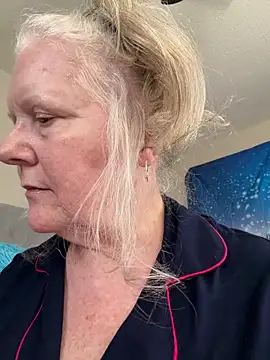 Kaitlyn_Wintersのウェブカメラショー