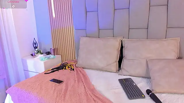 CannelaSmith Live XXX Chat