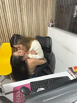 Antonella_Julieta 现场XXX聊天