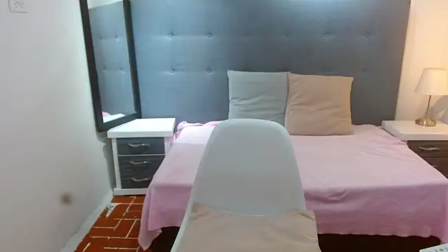 chaneelstark – Naživo XXX chat