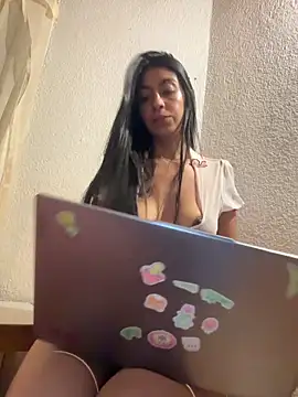 Chat XXX ao vivo de Luuuu-