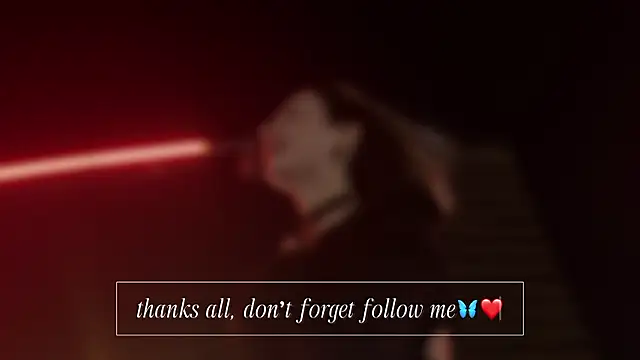 EmelyBenz Adlı Modelin Canlı XXX Sohbeti