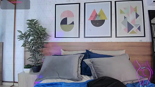 MiaKay1 – Naživo XXX chat