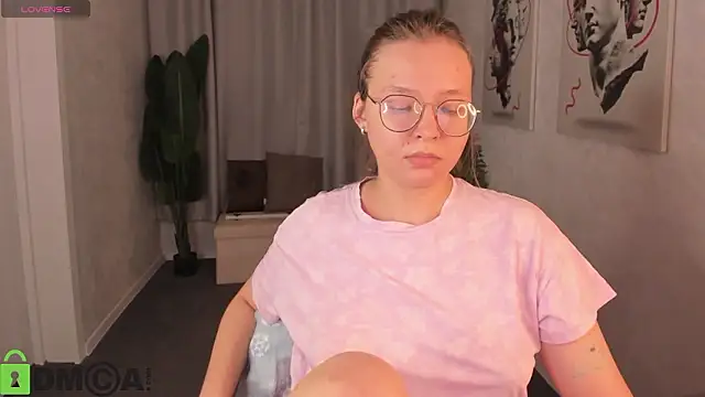 Nuura_Moore 现场XXX聊天