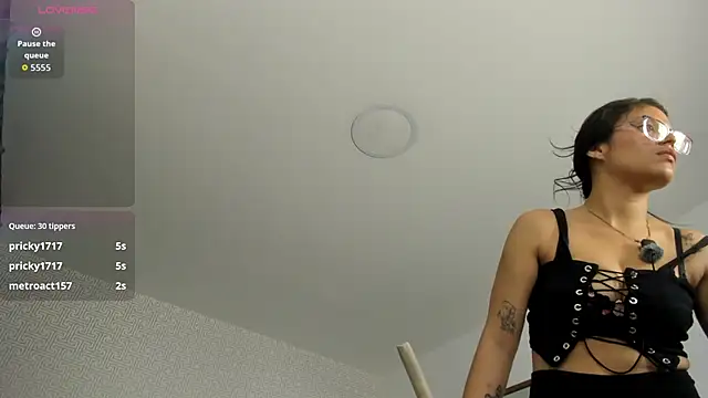 Sasha_Wolff লা ইভ XXX চ্যাট