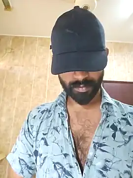 Bigkannan: διαδικτυακό σόου στην κάμερα