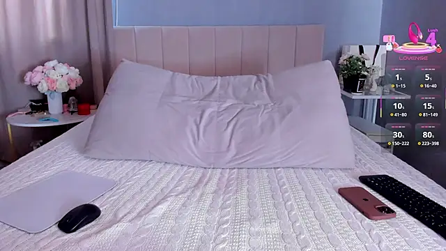 MissMiaTv élő XXX-chatje