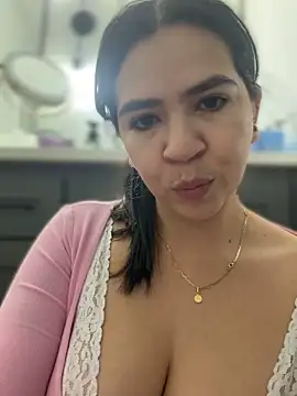 Gringo_XXX_Latina 即時 XXX 聊天