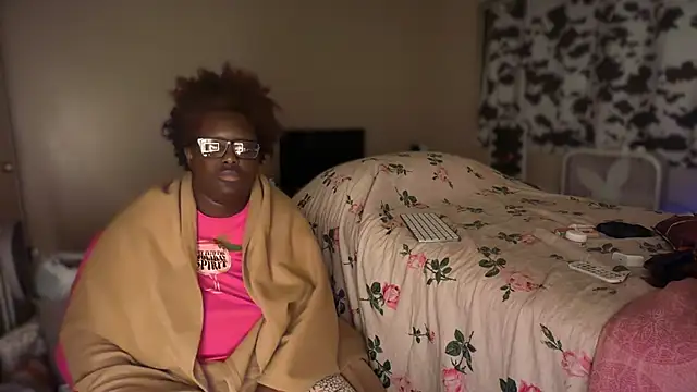 Yagurl___west Chat XXX live