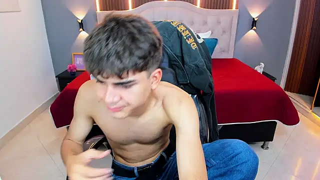 Tommy18__: онлайн-секс-чат