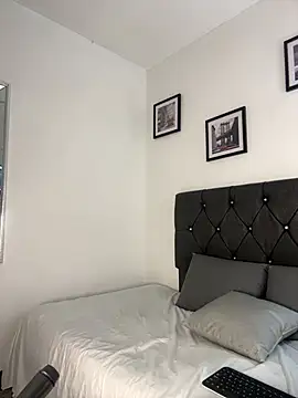 Pokazy przed kamerką – noah_johes