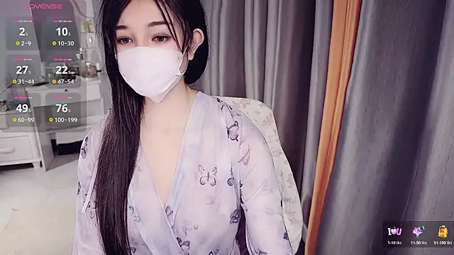 NolanMia: онлайн-секс-чат