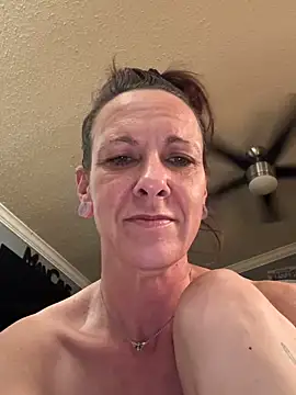 Lilbeezie81 Chat XXX in diretta