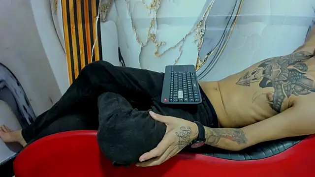 Show modela Straight_Guy22 na web-kameri