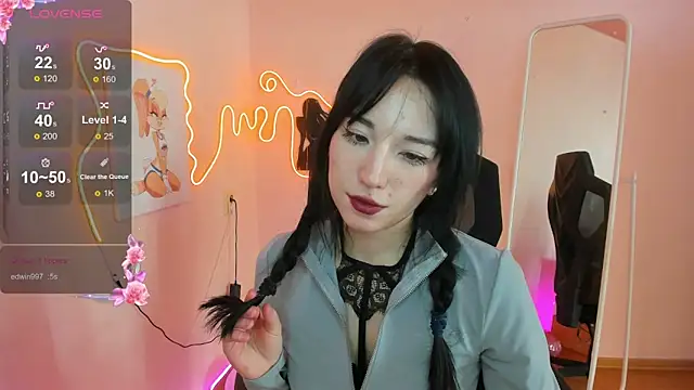 AliceeinWonderlanddd – Kamerová šou