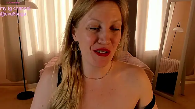 sugamomyのライブXXXチャット