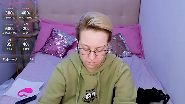 AlexandraGreen Chat XXX in diretta