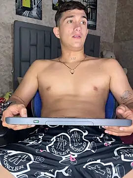 Czat XXX na żywo – Alann_Smith_X