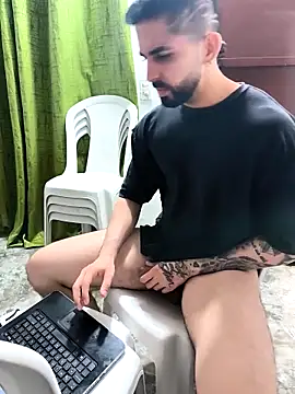 giannis090 Chat XXX in diretta