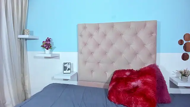 catherine_rouss' Live XXX Chat