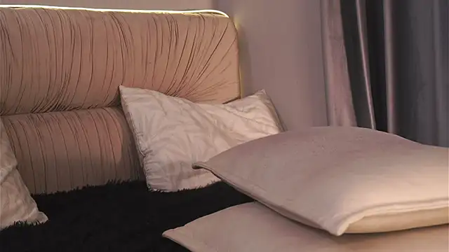 แชท XXX สดของ EmilySoftBaby