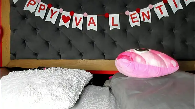 YayaHilton élő XXX-chatje