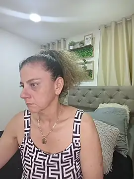 sasi_luna Adlı Modelin Canlı XXX Sohbeti